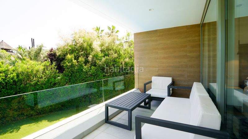 Foto b71edb78-dd32-43d2-a2c7-a343f527f346. Alquiler casa villa de lujo de cinco dormitorios con piscina privada en alquiler a largo plazo en Estepona