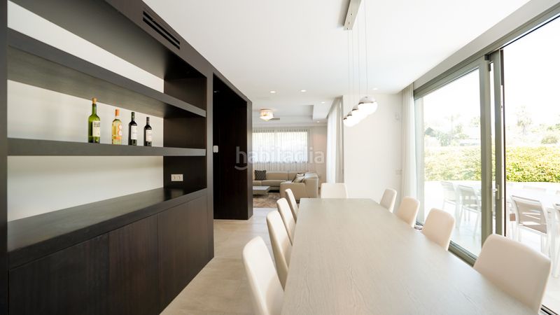 Foto d0bfb305-8d35-48f3-b6c9-5e1b2592cd59. Alquiler casa villa de lujo de cinco dormitorios con piscina privada en alquiler a largo plazo en Estepona