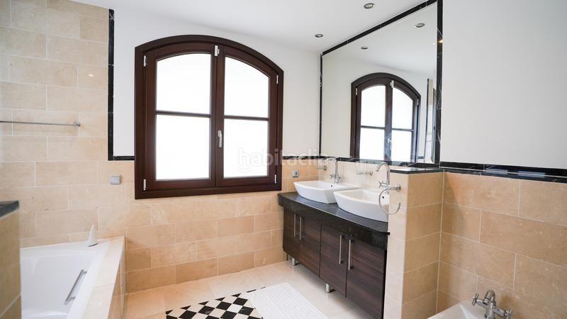 Foto 13eb46e5-6ca3-4cb9-b46d-227667509da4. Location maison avec chauffage piscine dans El Madroñal Benahavís