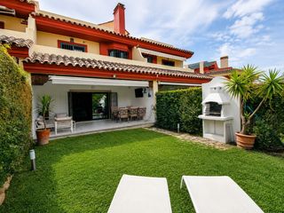 Rent Chalet in Lomas de Marbella Club. Adosado reformado en la milla de oro de marbella