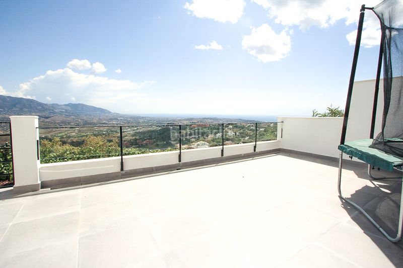 Foto 53d161d4-eb39-40b5-9ee3-fdf4bbdec2a3. Miete reihenhaus mit parking pool in Santa María Marbella