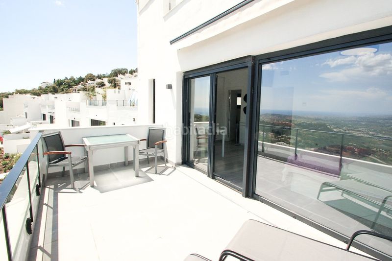 Foto 617aa4ff-7172-43e7-8cf3-c11f2c6c06a7. Miete reihenhaus mit parking pool in Santa María Marbella
