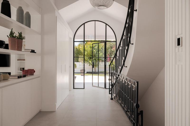 Foto e7c7e220-e48f-499b-ae01-d9e2ff791bc9. Casa amb aparcament piscina a Casco Antiguo Marbella