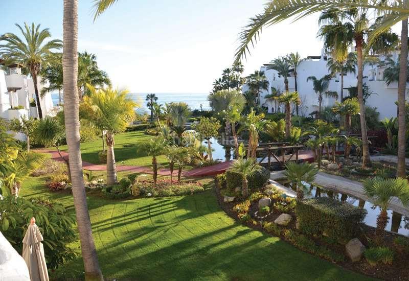 Foto 841dd1e7-d7d1-4697-a9ce-ed7cfcc711fa. Attico con parcheggio piscina in Puerto Banús Marbella