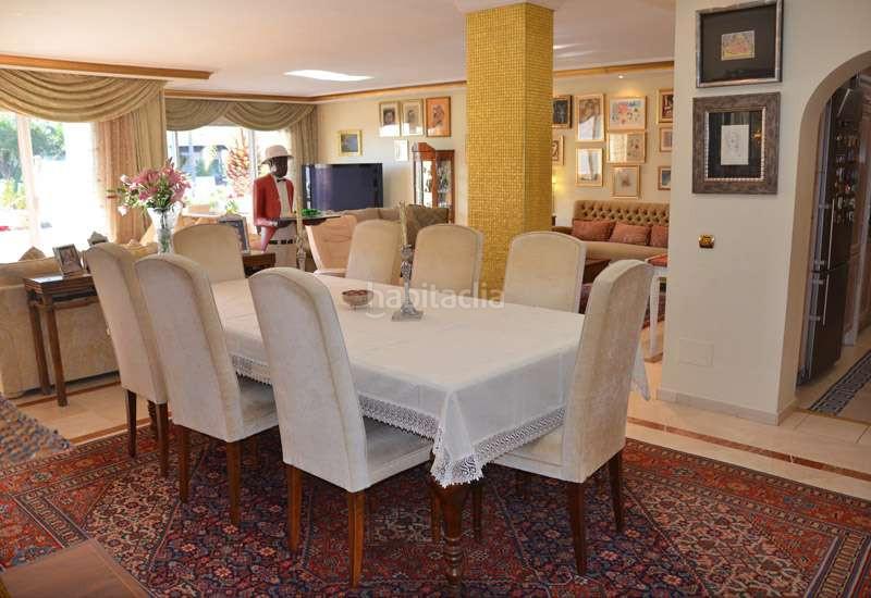 Foto f2b3c178-e1e3-42ab-b379-7dd26139e576. Attico con parcheggio piscina in Puerto Banús Marbella