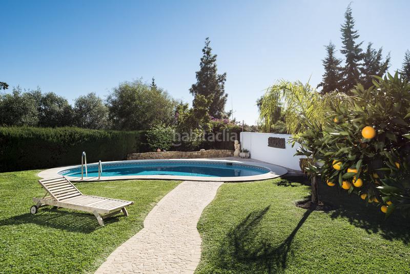 Foto 0a0f4148-704f-4230-8557-357c06e6f8c6. Casa amb aparcament piscina a Benahavís pueblo Benahavís