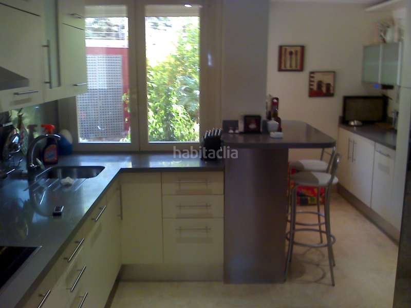 Foto cfc061f8-de42-4111-a902-133af83ce345. Apartament amb piscina a Casco Antiguo Marbella