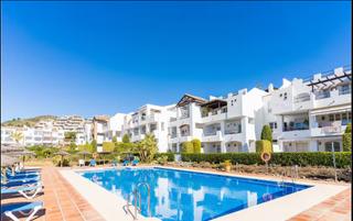 Apartamento en Benahavís pueblo. Apartamento con vistas al campo, acceso a piscina  ideal como ca