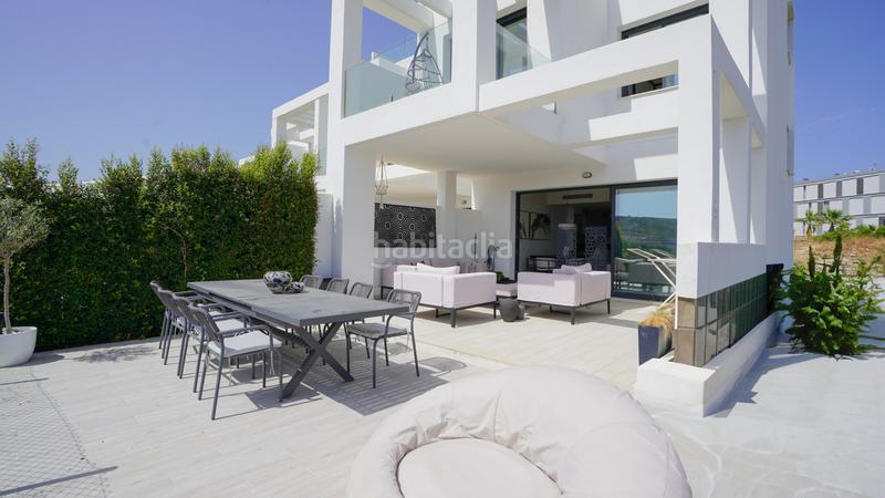 Foto 11ca9b9c-08be-4583-ac2f-fe69776ec49e. Casa estilosa casa adosada de 3 dormitorios con jacuzzi en la azotea y vistas panorámicas al mar en Marbella