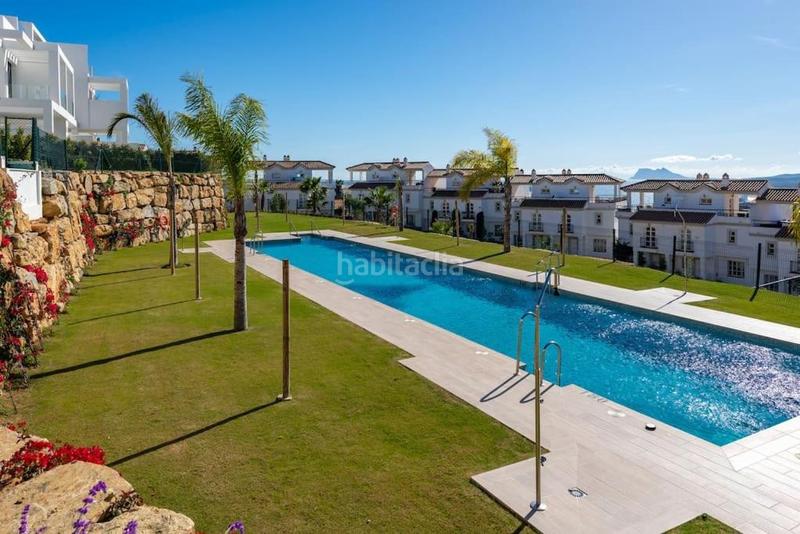 Foto 2d97f079-c92c-4e6f-9656-5819a3984f2f. Casa estilosa casa adosada de 3 dormitorios con jacuzzi en la azotea y vistas panorámicas al mar en Marbella