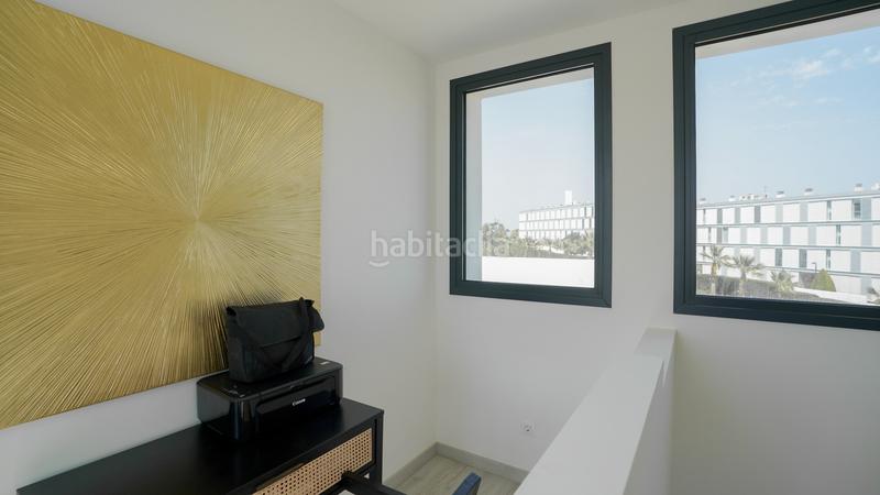Foto 5cc3ca10-650c-4544-bd3d-0225b18ba189. Casa estilosa casa adosada de 3 dormitorios con jacuzzi en la azotea y vistas panorámicas al mar en Marbella
