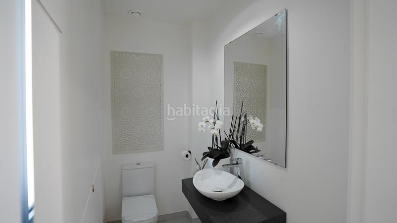Foto 748f60f8-2484-41b1-a060-d633ca70f96c. Casa estilosa casa adosada de 3 dormitorios con jacuzzi en la azotea y vistas panorámicas al mar en Marbella