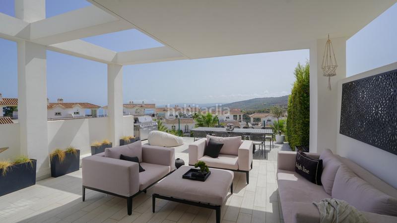 Foto b48a6d51-a15b-451c-a872-acc846c56580. Casa estilosa casa adosada de 3 dormitorios con jacuzzi en la azotea y vistas panorámicas al mar en Marbella