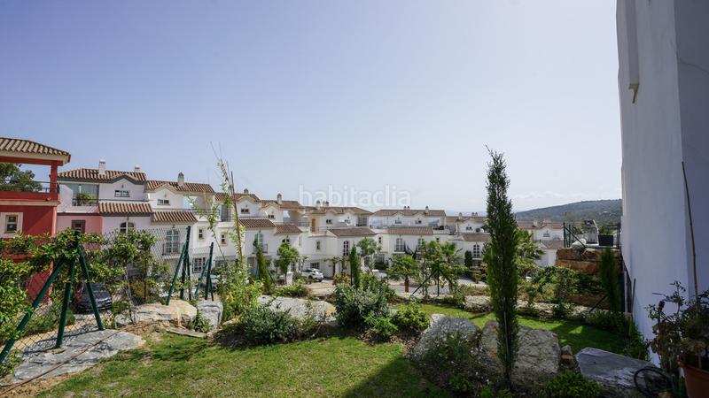 Foto b724fead-7c94-409e-a499-5f81b085317b. Casa estilosa casa adosada de 3 dormitorios con jacuzzi en la azotea y vistas panorámicas al mar en Marbella