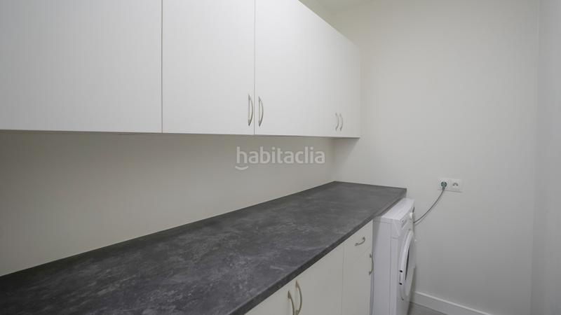 Foto bce4cc00-b3d4-405e-8e73-3005db322b48. Casa estilosa casa adosada de 3 dormitorios con jacuzzi en la azotea y vistas panorámicas al mar en Marbella