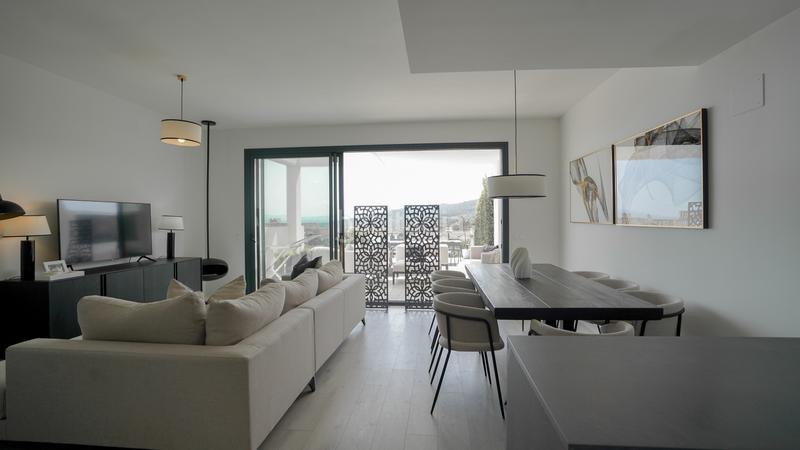 Foto e435b5a6-f97e-40cd-b035-30727218a11e. Casa estilosa casa adosada de 3 dormitorios con jacuzzi en la azotea y vistas panorámicas al mar en Marbella