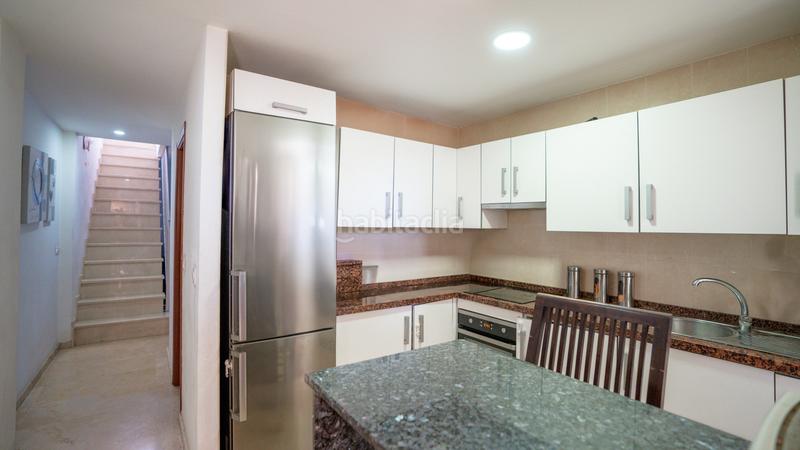 Foto 2c781d8c-c290-4130-ac1b-56b82dc42fc6. Ático  dúplex con encanto Centro, comunidad privada y vistas a la montaña en Estepona