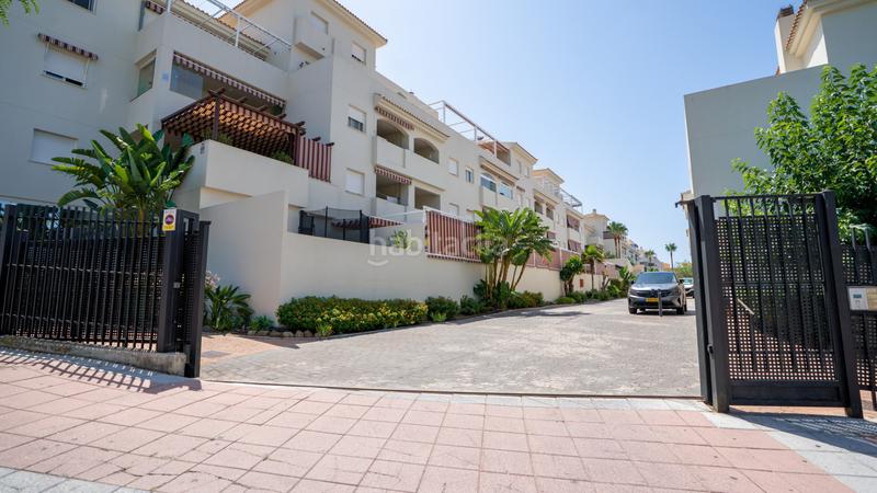 Foto 5a6bfe58-17dc-4af4-9b04-6a06ca9d2fd0. Ático  dúplex con encanto Centro, comunidad privada y vistas a la montaña en Estepona