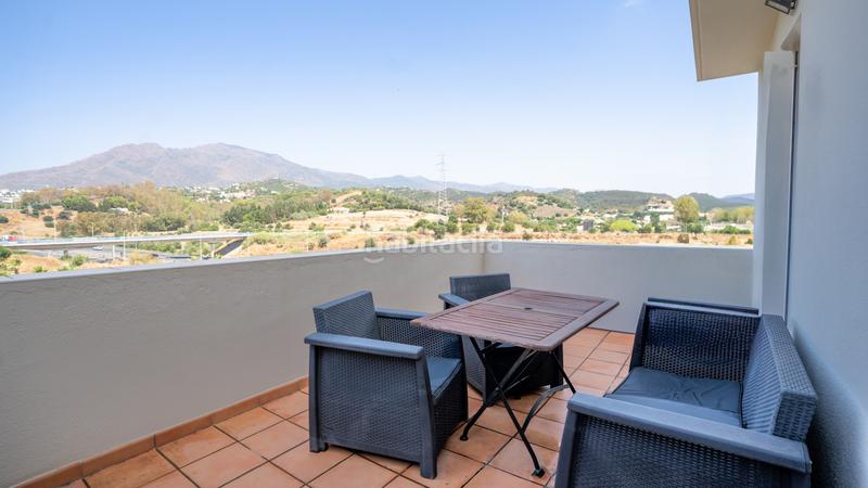 Foto e3e17220-8201-47f0-a383-7c77d62f7ab7. Ático  dúplex con encanto Centro, comunidad privada y vistas a la montaña en Estepona
