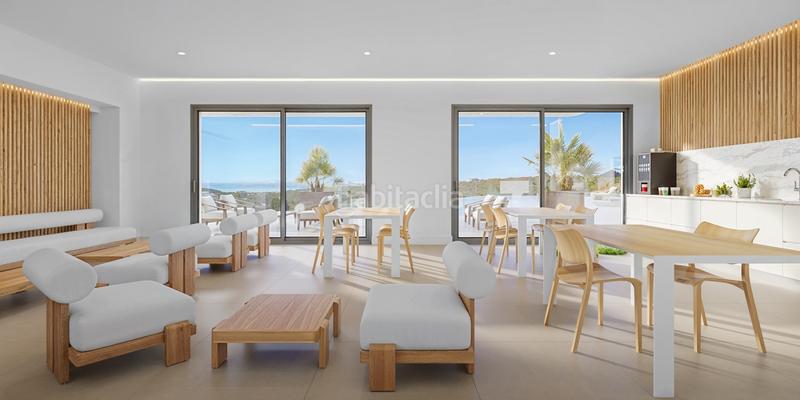 Foto ca99b8cb-dcce-4e78-8cb4-93fc0391cc9f. Apartamento  de 3 dormitorios con vistas panorámicas al mar y al golf en Estepona