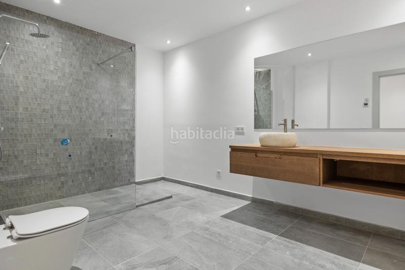 Foto 667bea0c-e689-488d-be2a-a9337a693c04. Casa villa moderna junto a la playa con piscina privada en Marbella