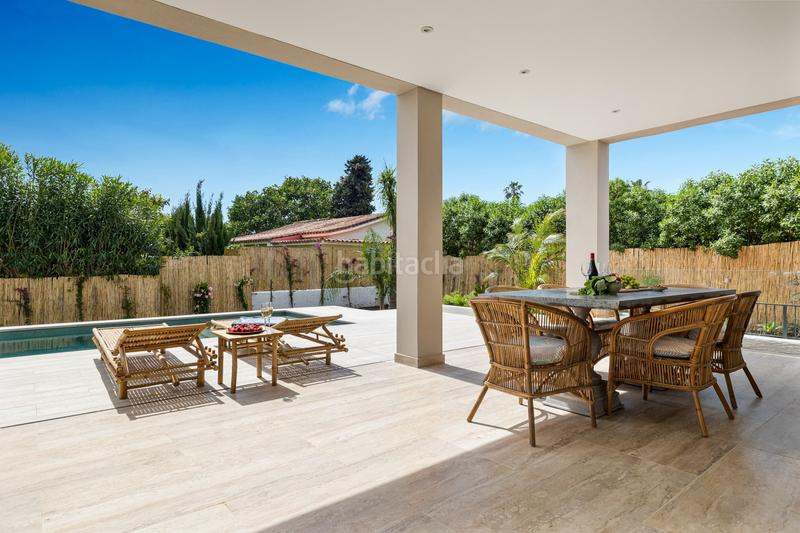 Foto 97d8aaeb-e88a-48bc-a2b2-203e1f1549b5. Casa villa moderna junto a la playa con piscina privada en Marbella