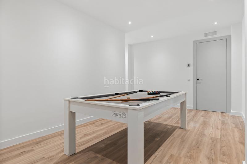 Foto c9b8df61-b064-4442-bf68-37c5c60e14c5. Casa villa moderna junto a la playa con piscina privada en Marbella