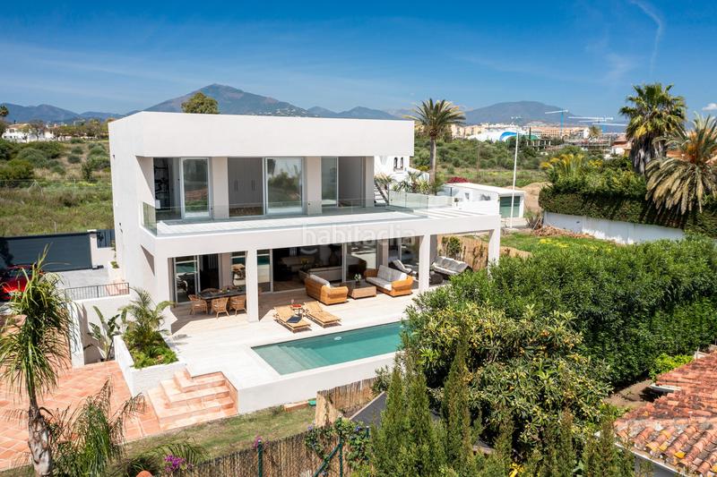 Foto e2673062-524a-4706-81ba-523cfff5018d. Casa villa moderna junto a la playa con piscina privada en Marbella
