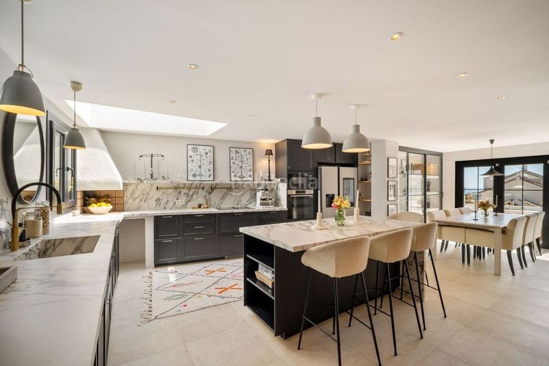 Foto 2f6d8715-da78-40fa-94ef-2f17f6f3e379. Alquiler casa adosada elegancia andaluza unida con minimalismo nórdico en la milla de oro, en Marbella