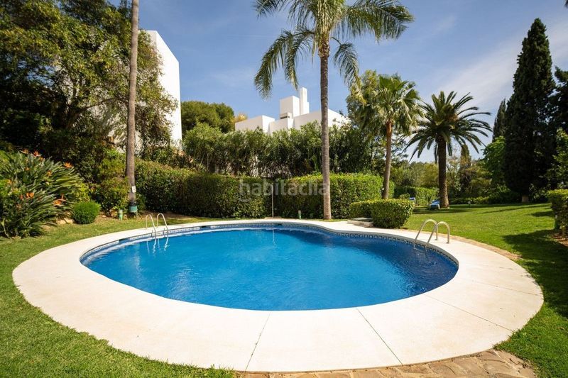 Foto c8907f6c-88f2-4a68-8840-78c718d18c1f. Alquiler casa adosada elegancia andaluza unida con minimalismo nórdico en la milla de oro, en Marbella