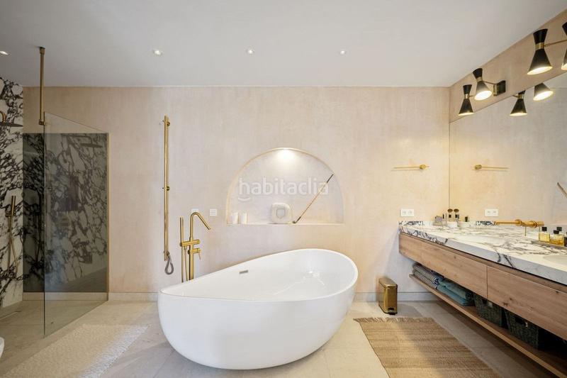 Foto ebd2007d-4e8d-457a-85ae-17aacbfb75b7. Rent semi detached house with heating parking pool in Marbella