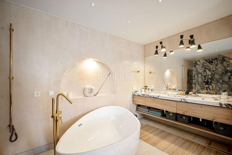 Foto efdf17ff-38d8-4816-9e61-0c41371e5860. Rent semi detached house with heating parking pool in Marbella