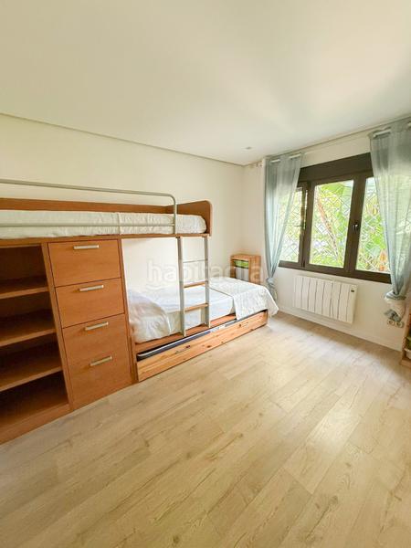 Foto e552217e-b06a-4feb-8abc-255397770434. Alquiler planta baja apartamento en planta baja en golden beach, a pocos pasos del mar en Marbella