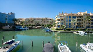 Appartement  Puerto sotogrande (ps) 16. Elegante apartamento en primera línea de puerto deportivo con vi