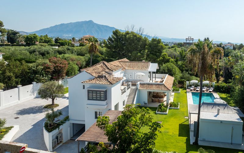 Foto 5426c921-321b-4391-bf50-b435fc214e35. Casa amb aparcament piscina a Centro Estepona