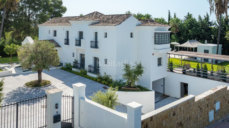 Foto 87489aba-a924-4ec9-b73b-74183d8a8dab. Casa amb aparcament piscina a Centro Estepona
