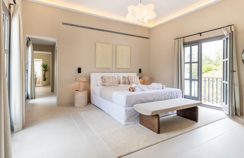 Foto f1299fe9-30a1-4143-8dbe-f9537e8908b0. Casa amb aparcament piscina a Centro Estepona