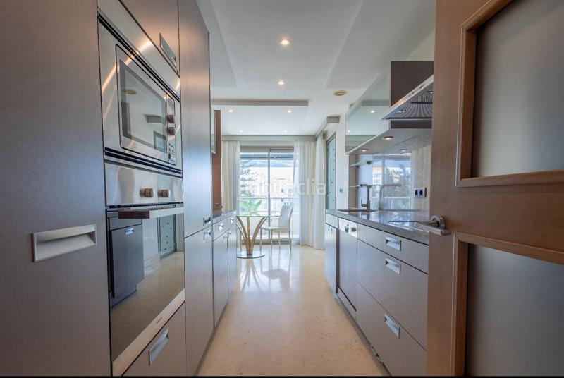 Foto a2f2cb34-04ec-4392-ba7b-945e0a5b3727. Alquiler apartamento exclusivo apartamento de lujo en jardines del príncipe en Marbella