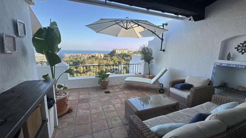 Foto 8cbb3045-ba89-4208-a8b5-ed84f06c0dab. Alquiler apartamento  con vistas al mar en la heredia, benahavis en Benahavís