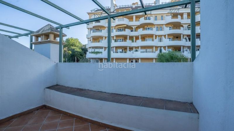 Foto 4634d7bf-6c49-46a7-a7c3-e0beed1335eb. Alquiler dúplex luminoso apartamento dúplex con vistas al mar y la montaña en puerto banus en Marbella