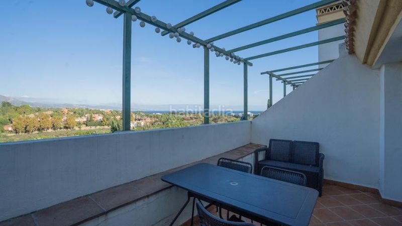 Foto 475c9bd3-0232-401b-acff-688865aac497. Alquiler dúplex luminoso apartamento dúplex con vistas al mar y la montaña en puerto banus en Marbella