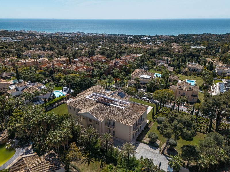 Foto 764f3868-7691-44fe-8a40-9822b3f40be0. Casa amb aparcament piscina a Casco Antiguo Marbella