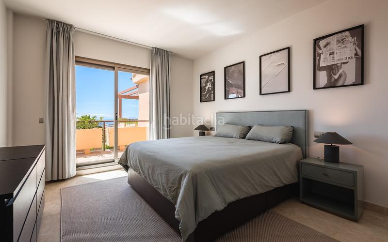 Foto 2f663774-f91d-4b54-ba48-a92effd3edd9. Attique avec parking piscine dans Benahavís pueblo Benahavís