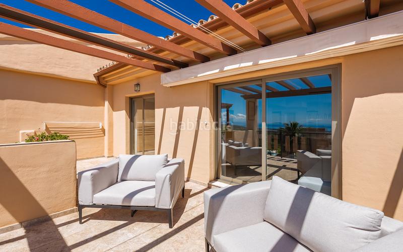 Foto 56819f0c-a2f4-4223-aff3-748df376563f. Attique avec parking piscine dans Benahavís pueblo Benahavís