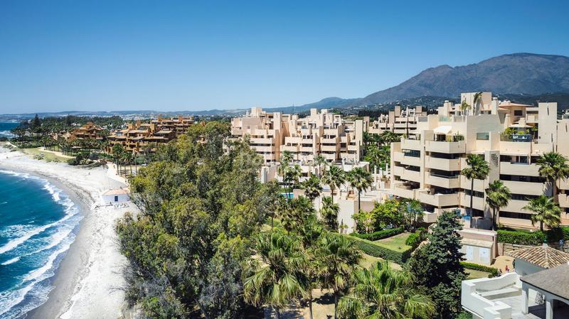 Foto 271a41a4-fff7-4f41-94b7-6e56e1c72c68. Attique avec parking piscine dans Centro Estepona