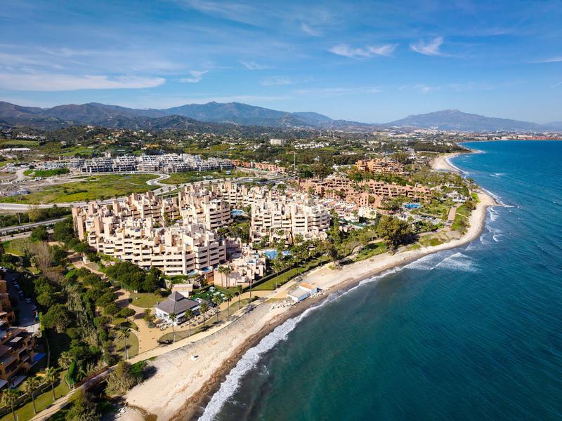 Foto 3200af6b-87ec-42e1-b088-fa98780298d3. Attique avec parking piscine dans Centro Estepona