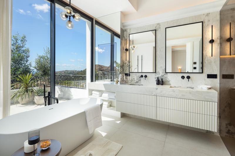 Foto ad1754ae-58a4-420e-8b6b-98ff75a63434. Casa amb aparcament piscina a Casco Antiguo Marbella