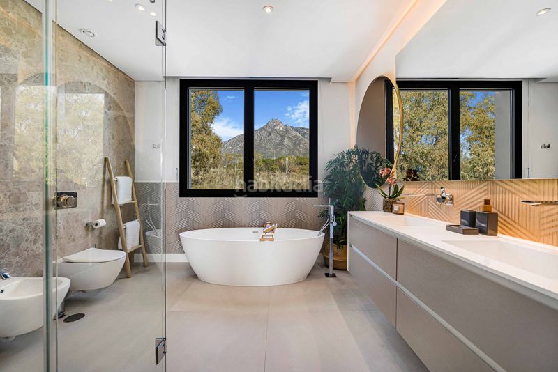 Foto 3010852a-ade9-4b7a-818d-4158bb16e1f9. Casa amb aparcament piscina a Puente Romano Marbella