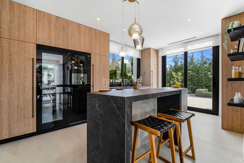 Foto 410b9957-f89f-40d1-a165-e2e8a103e816. Casa amb aparcament piscina a Puente Romano Marbella