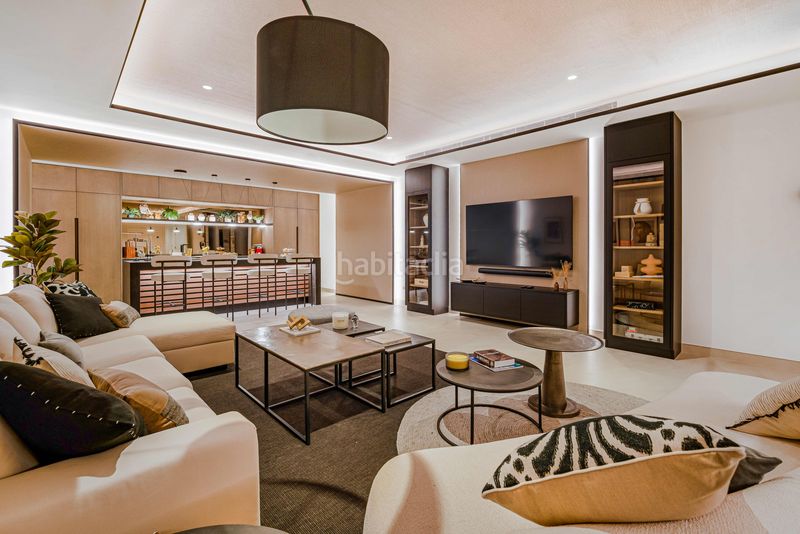 Foto cd51e07e-cf79-4901-bc58-cb4cd37dd9ef. Casa amb aparcament piscina a Puente Romano Marbella